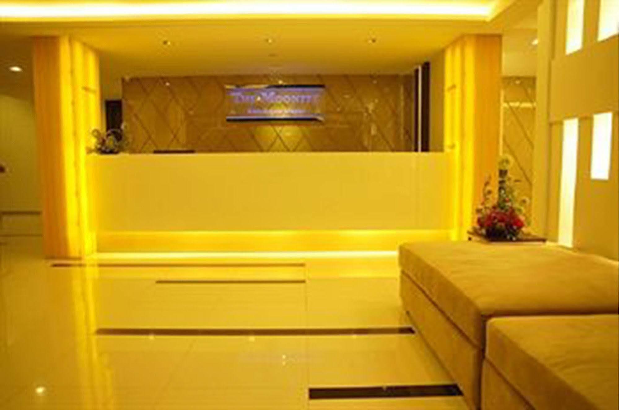 The Moonite Boutique Hotel Бангкок Экстерьер фото